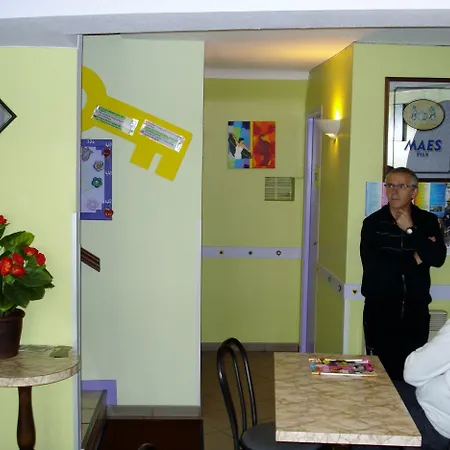 La Fontaine Отель