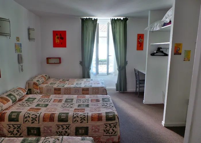 La Fontaine Hotell *