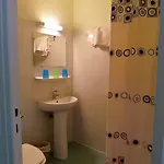 ホテル オテル ラ フォンテーヌ *